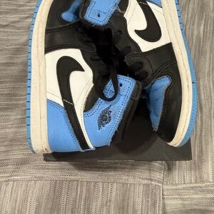 Nike Jordan 1 Kids High-Top Sneakers in Black/White/Blue